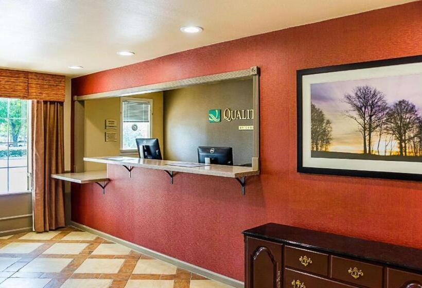 Отель Quality Inn