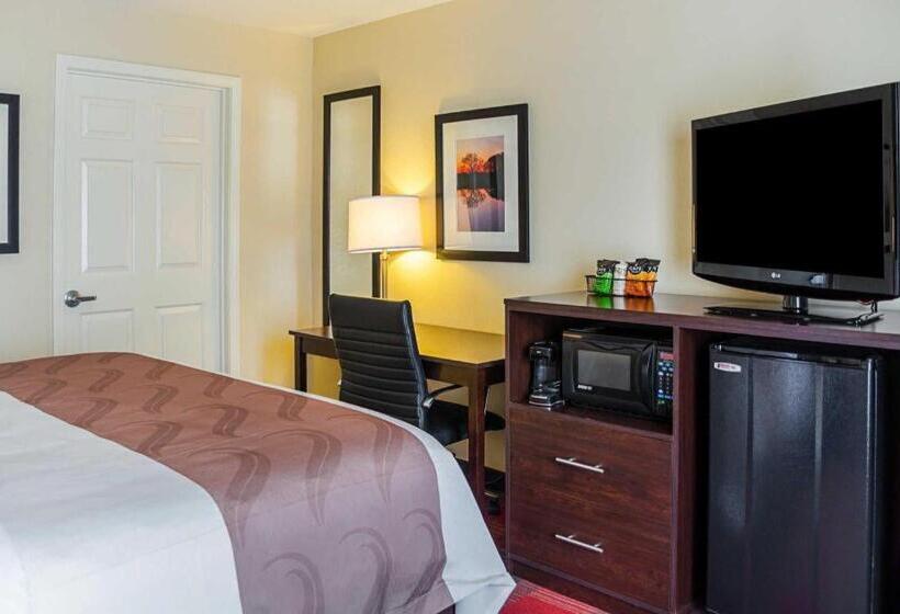 Отель Quality Inn