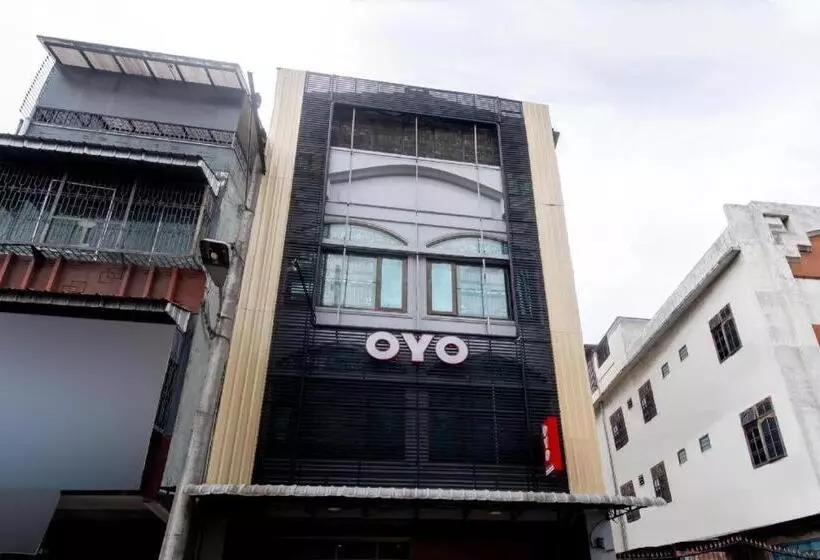 ホテル Super Oyo 3159 Festive Inn