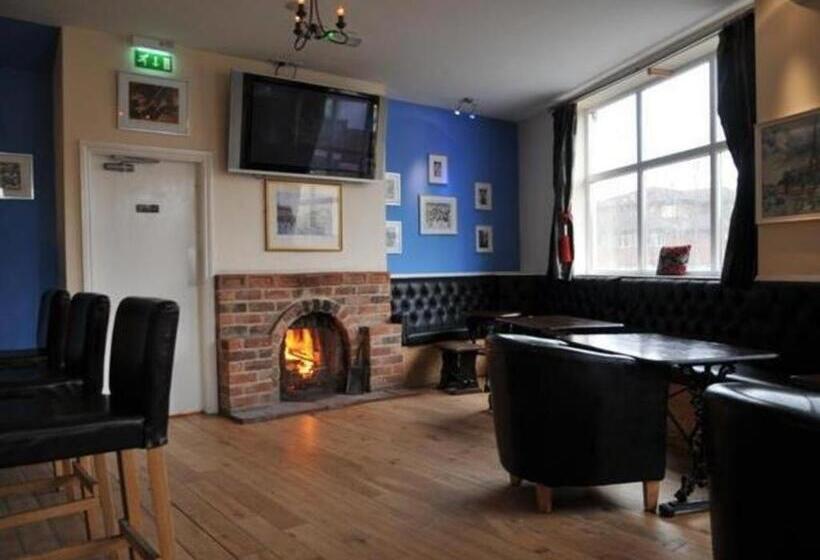 هتل The Royal George