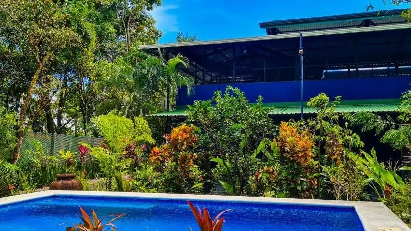 ユースホステル Cabina Azul In Bejuco Beach With Queen Bed But No Air Conditioning