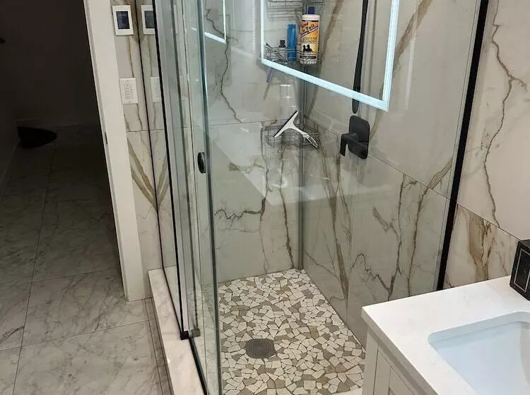 Aamiaismajoitus (B&B) Illuminati Guest House