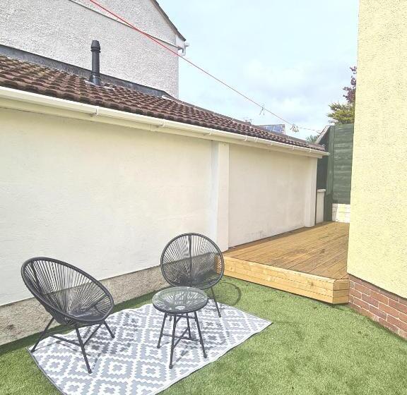 ホテル Five Star Apartment