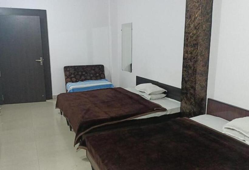 هتل Sri Residency