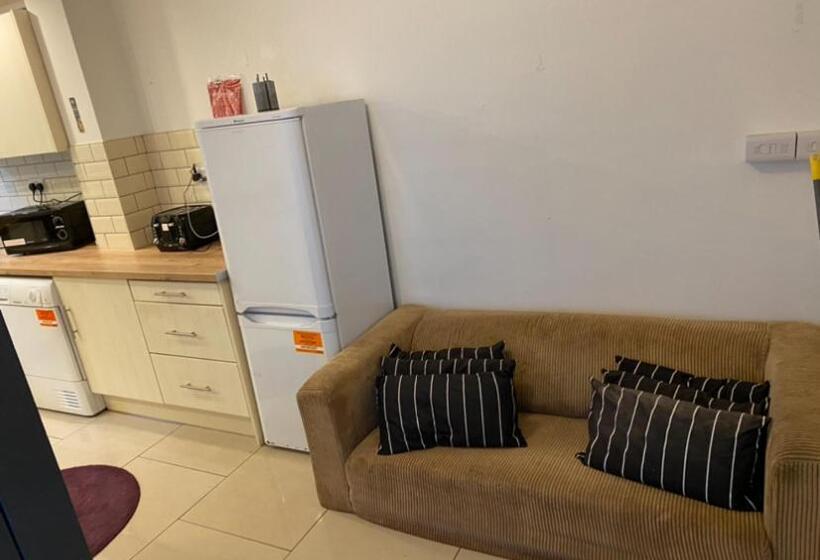 膳宿费 Short Term Let Room In De1