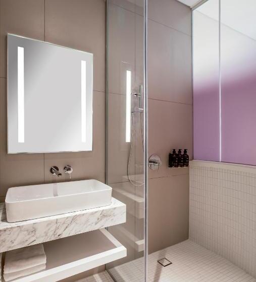 Wink Hotel Can Tho   24hrs Stay & Rooftop Pool Bar