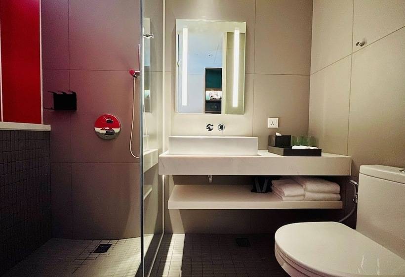 Wink Hotel Can Tho   24hrs Stay & Rooftop Pool Bar