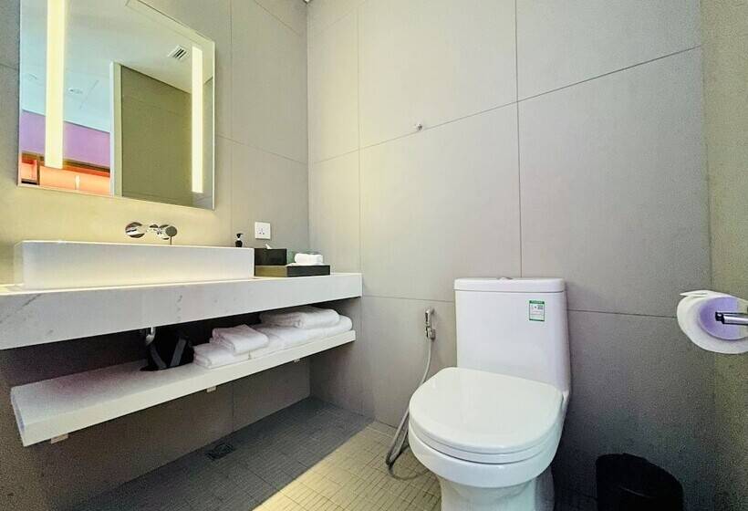 Wink Hotel Can Tho   24hrs Stay & Rooftop Pool Bar