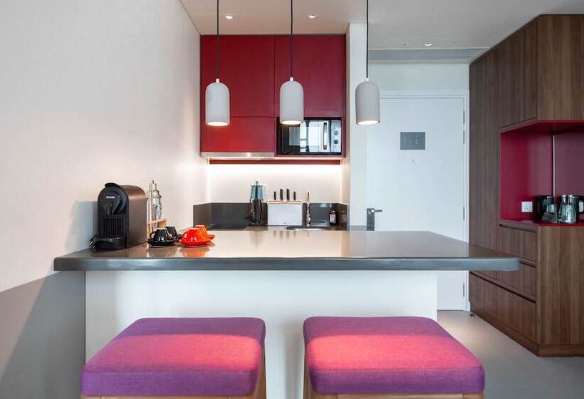 Wink Hotel Can Tho   24hrs Stay & Rooftop Pool Bar