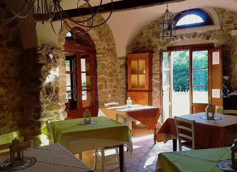 ホテル La Peschiera Sul Vara B&b
