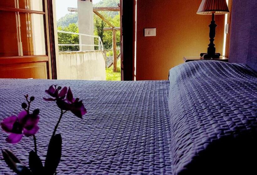 בית מלון כפרי La Peschiera Sul Vara B&b