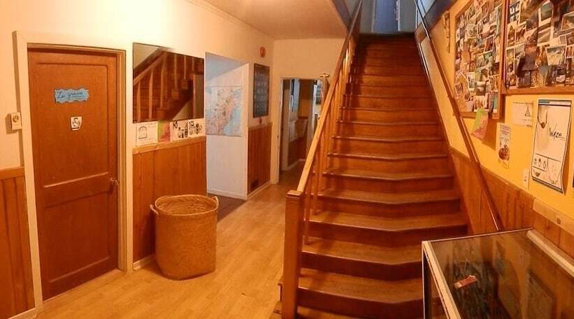 Auberge Internationale Forillon   Hostel