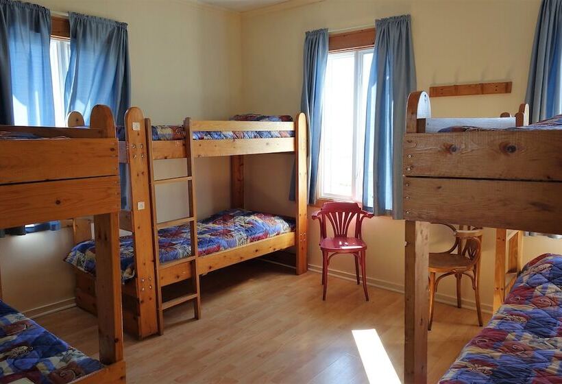 Auberge Internationale Forillon   Hostel