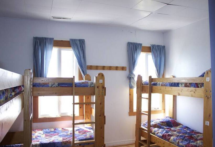 Auberge Internationale Forillon   Hostel