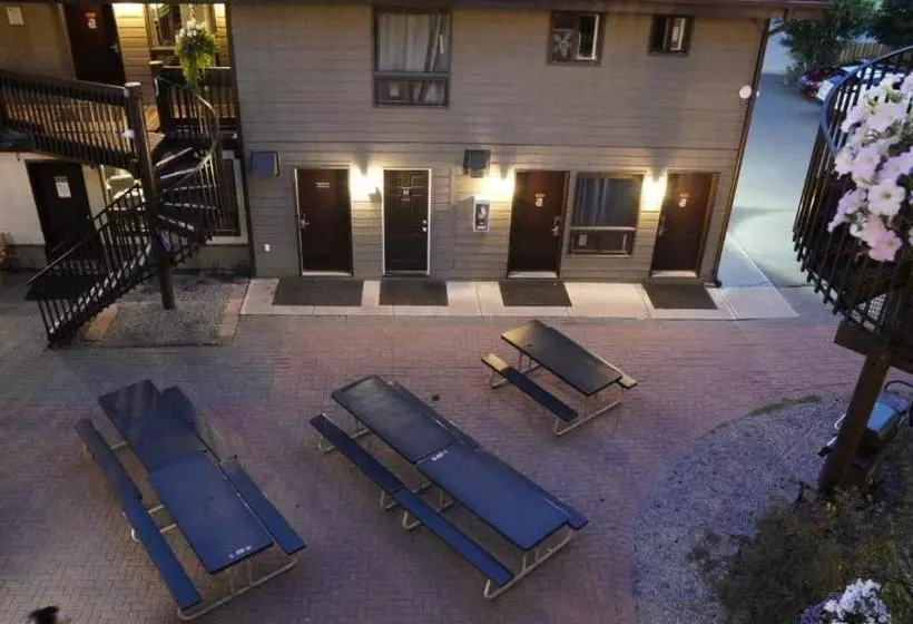 Banff International Hostel