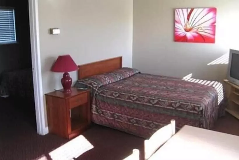 Beach Grove Motel