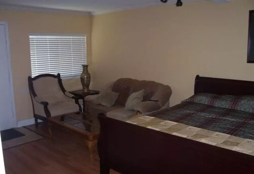 Beach Grove Motel