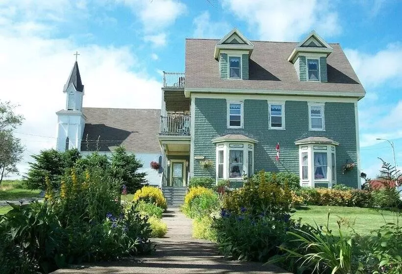 Aamiaismajoitus (B&B) Louisbourg Heritage House