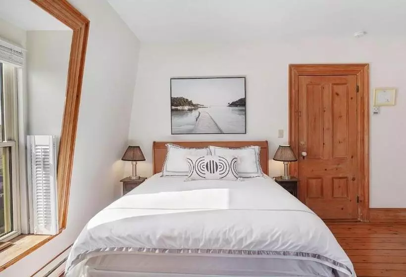 Aamiaismajoitus (B&B) Sail Inn Lunenburg