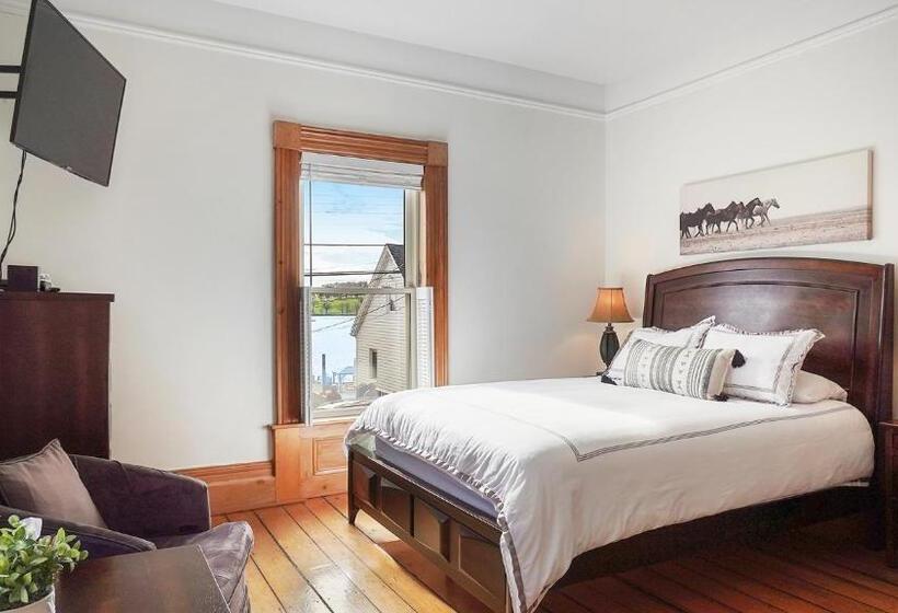 Bed and Breakfast Sail Inn Lunenburg