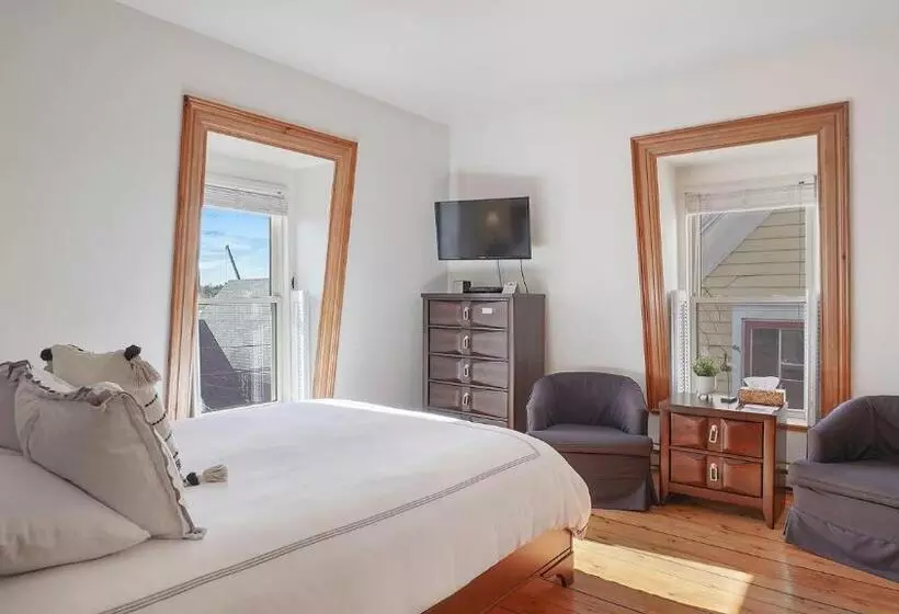 Aamiaismajoitus (B&B) Sail Inn Lunenburg