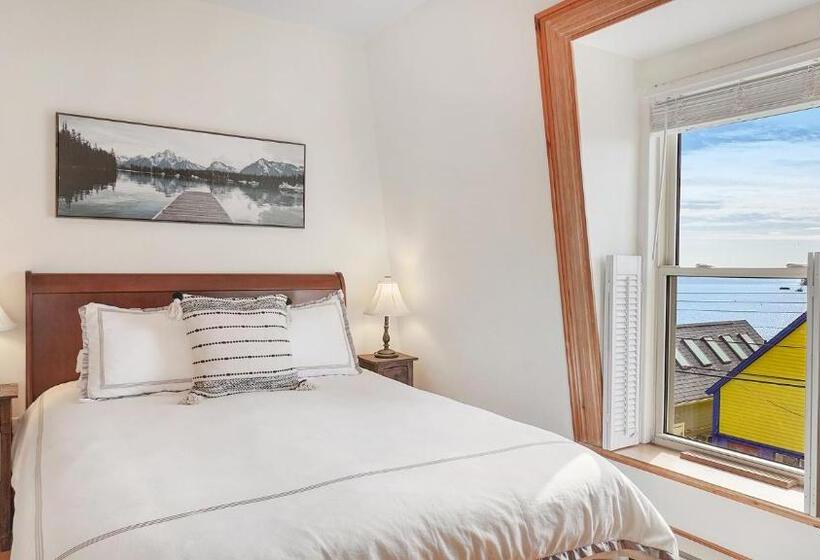 Bed and Breakfast Sail Inn Lunenburg