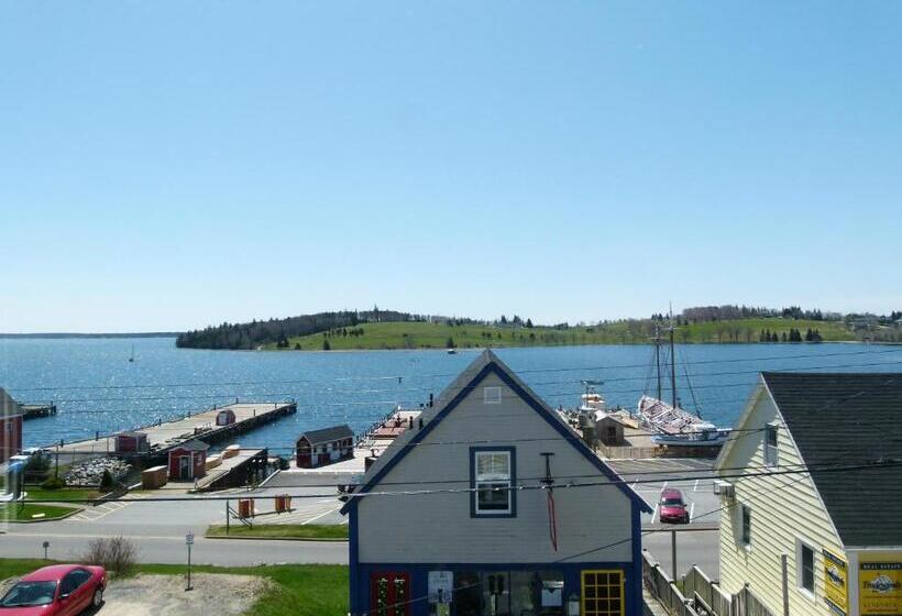 Bed and Breakfast Sail Inn Lunenburg