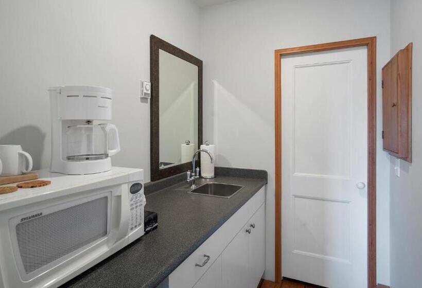 Bed and Breakfast Sail Inn Lunenburg