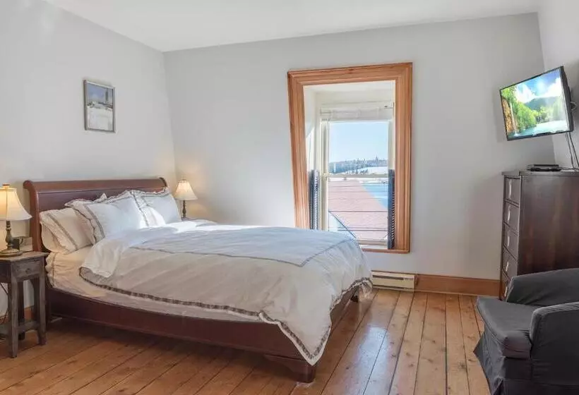 Aamiaismajoitus (B&B) Sail Inn Lunenburg