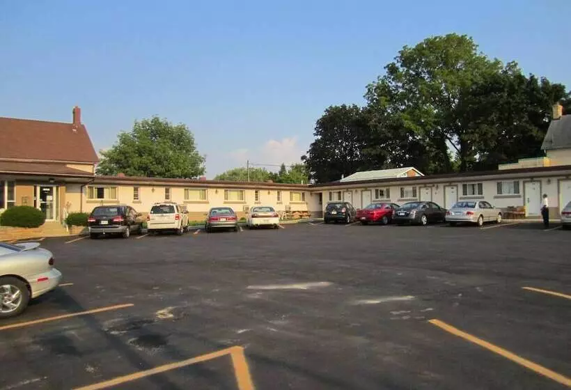 Canadiana Motel