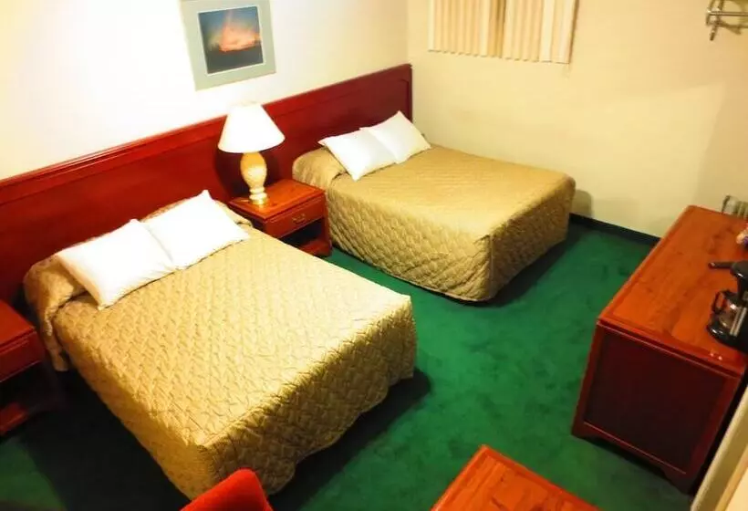 Canadiana Motel