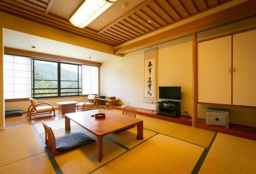 בית מלון כפרי Miki