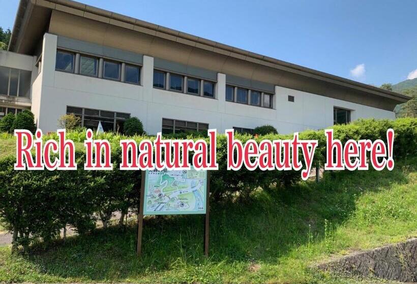 בית מלון כפרי Miki