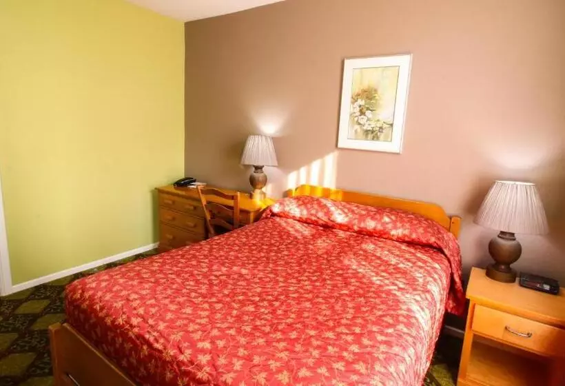James Bay Inn Hotel, Suites & Cottage