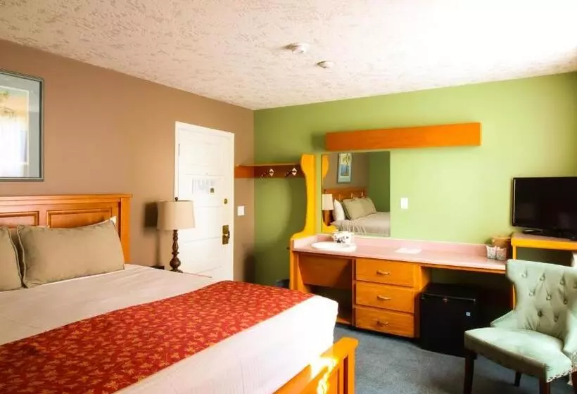 James Bay Inn Hotel, Suites & Cottage