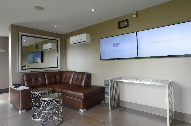 Le Fabreville Motel & Suites
