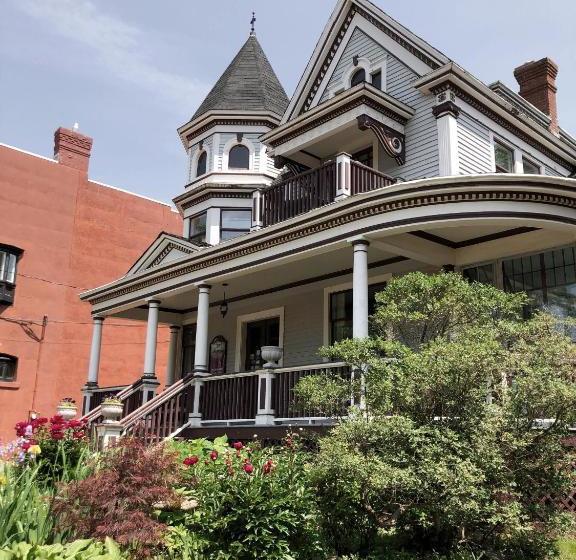 Mahogany Manor Bed & Breakfast