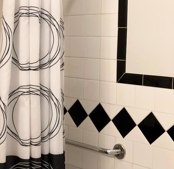 Mahogany Manor Bed & Breakfast