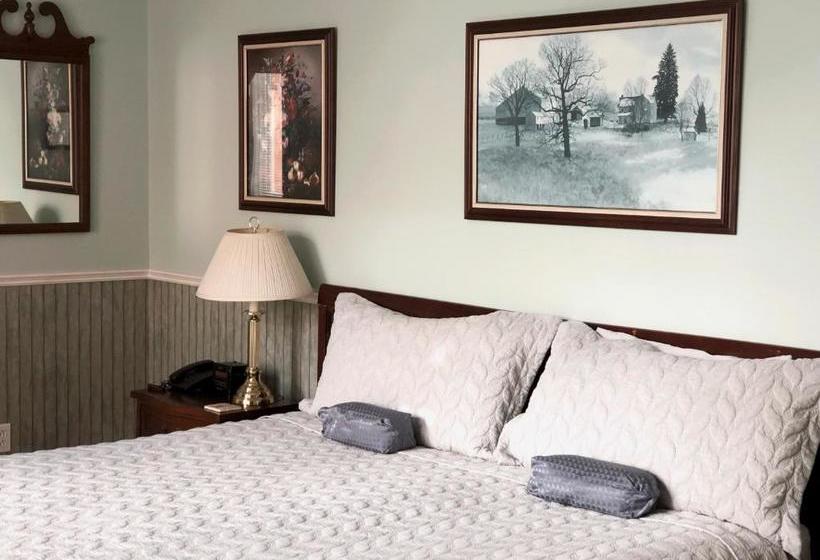 Mahogany Manor Bed & Breakfast