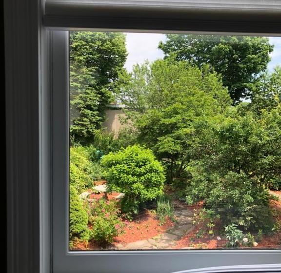 Mahogany Manor Bed & Breakfast