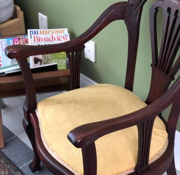 Mahogany Manor Bed & Breakfast