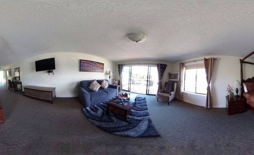 Motel Bayshore Waterfront Inn