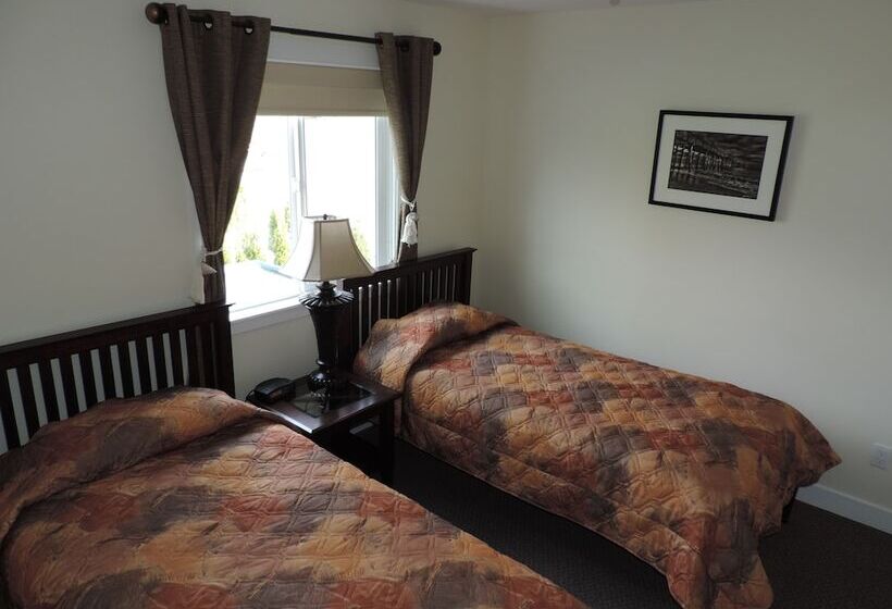 Motel Bayshore Waterfront Inn