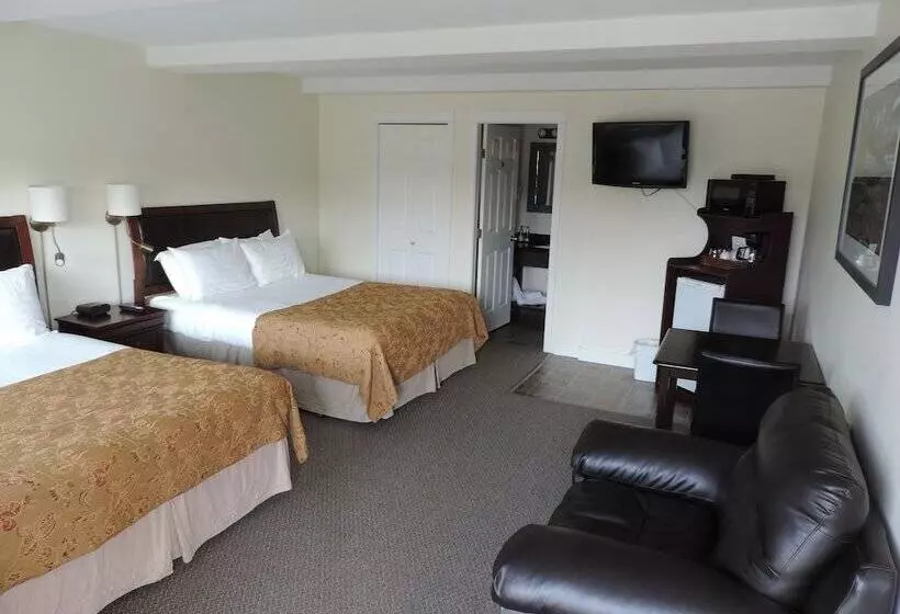 Motelli Bayshore Waterfront Inn
