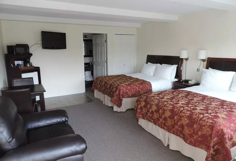Motelli Bayshore Waterfront Inn