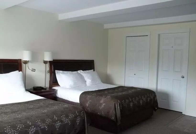 Motelli Bayshore Waterfront Inn