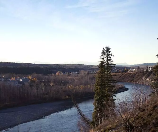 Motel Bow River Inn