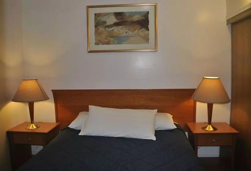 Neepawa Motel