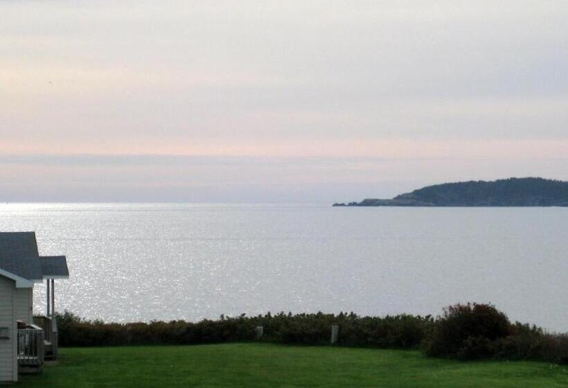 リゾートホテル Seascape Coastal Retreat   Adults Only   Hot Tubs