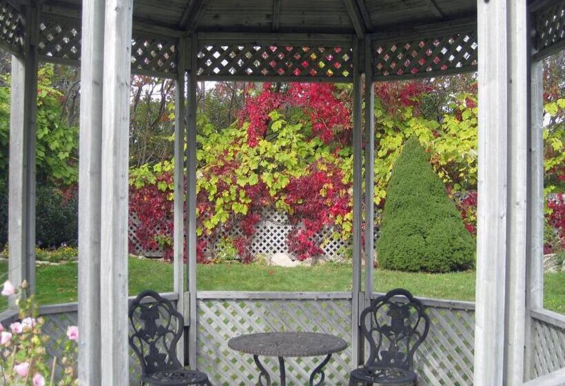 リゾートホテル Seascape Coastal Retreat   Adults Only   Hot Tubs